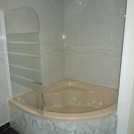 Bed & Breakfast Centro Calle Cerrajeros
